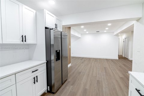 Casa en venta en Fort Lauderdale, Florida, 3 dormitorios, 138.42 m2 № 1967120 - foto 8