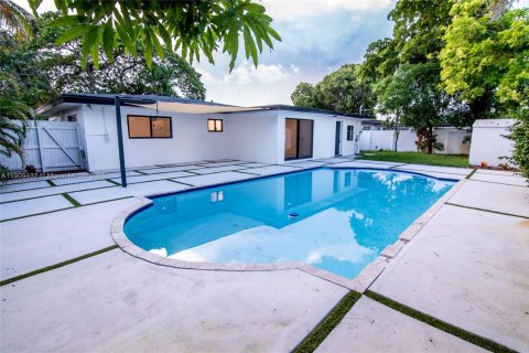 Casa en venta en Fort Lauderdale, Florida, 3 dormitorios, 138.42 m2 № 1967120 - foto 3