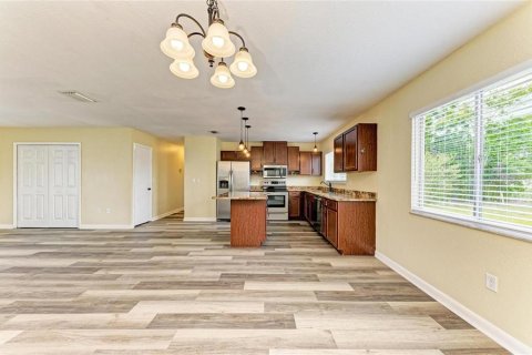 House in North Port, Florida 3 bedrooms, 124.77 sq.m. № 2195223 - photo 4
