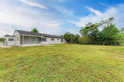 House in North Port, Florida 3 bedrooms, 124.77 sq.m. № 2195223 - photo 30