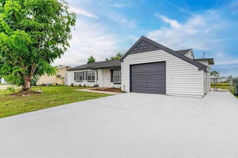 House in North Port, Florida 3 bedrooms, 124.77 sq.m. № 2195223