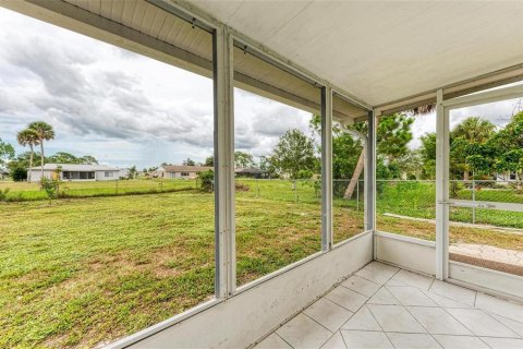 House in North Port, Florida 3 bedrooms, 124.77 sq.m. № 2195223 - photo 28