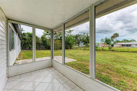 House in North Port, Florida 3 bedrooms, 124.77 sq.m. № 2195223 - photo 27