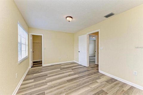 House in North Port, Florida 3 bedrooms, 124.77 sq.m. № 2195223 - photo 14