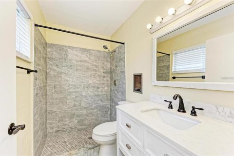 House in North Port, Florida 3 bedrooms, 124.77 sq.m. № 2195223 - photo 20