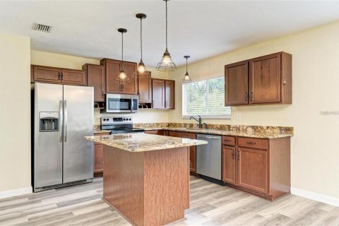 House in North Port, Florida 3 bedrooms, 124.77 sq.m. № 2195223 - photo 7