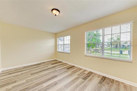 House in North Port, Florida 3 bedrooms, 124.77 sq.m. № 2195223 - photo 12
