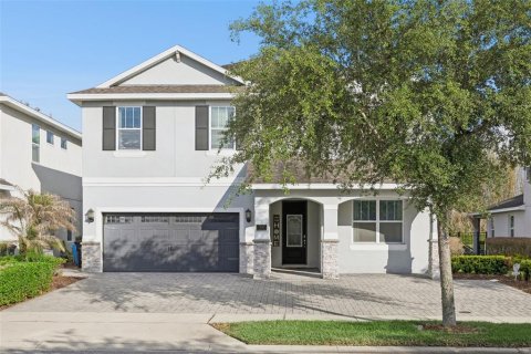 House in Kissimmee, Florida 8 bedrooms, 335.56 sq.m. № 2126710
