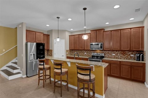 House in Winter Springs, Florida 4 bedrooms, 287.44 sq.m. № 1803570 - photo 11