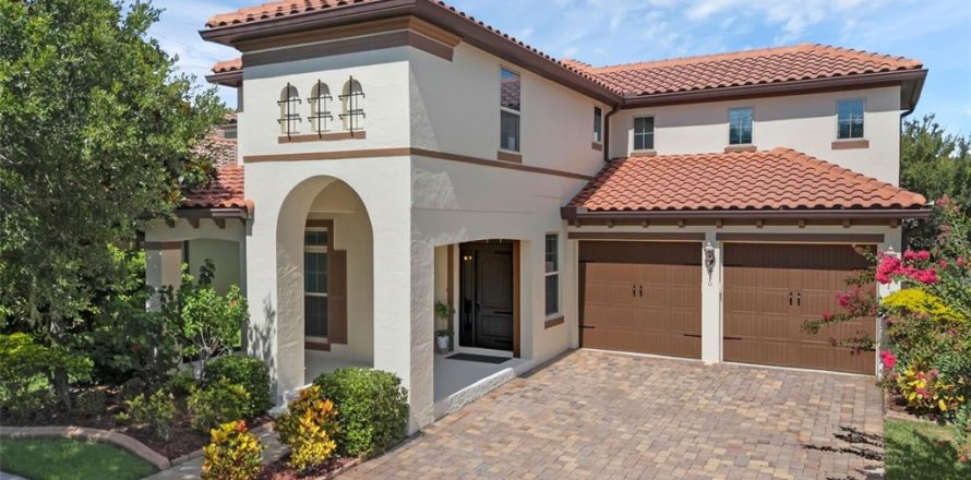 House in Winter Springs, Florida 4 bedrooms, 287.44 sq.m. № 1803570