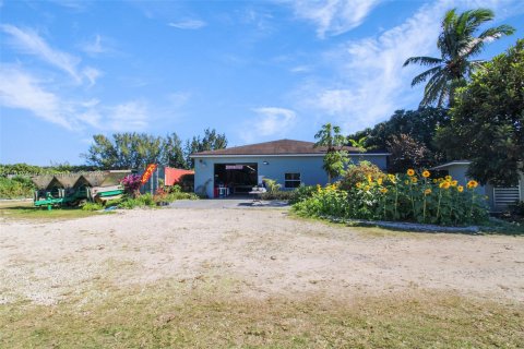 Propiedad comercial en venta en Miami, Florida № 1968323 - foto 12