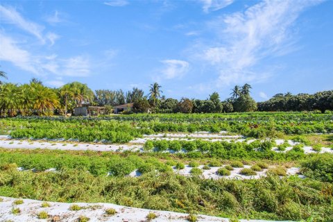 Propiedad comercial en venta en Miami, Florida № 1968323 - foto 18