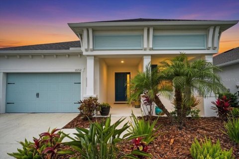 House in Parrish, Florida 3 bedrooms, 201.04 sq.m. № 2110369 - photo 2