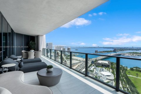 Condo in Miami, Florida, 4 bedrooms  № 1788326 - photo 9