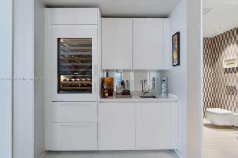 Condo in Miami, Florida, 4 bedrooms  № 1788326 - photo 22
