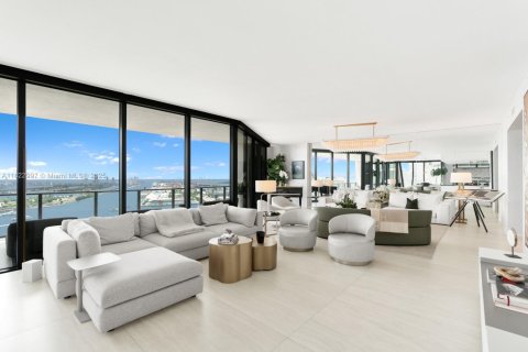 Condo in Miami, Florida, 4 bedrooms  № 1788326 - photo 7