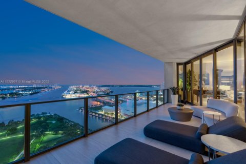 Condo in Miami, Florida, 4 bedrooms  № 1788326 - photo 1