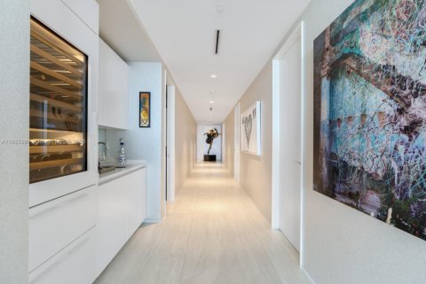 Condo in Miami, Florida, 4 bedrooms  № 1788326 - photo 23