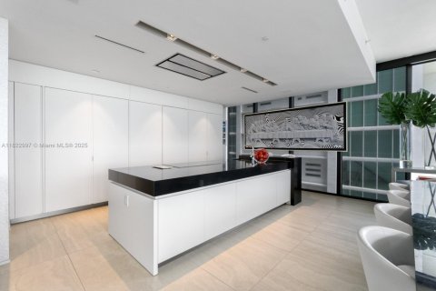 Condo in Miami, Florida, 4 bedrooms  № 1788326 - photo 19
