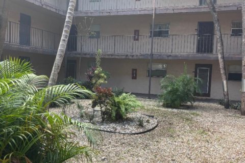 Condo à Lauderdale Lakes, Floride, 1 chambre  № 2084594