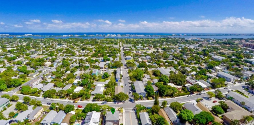 Commercial property in Lake Worth, Florida № 1120165
