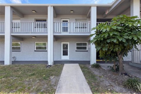 Condo in Clearwater, Florida, 1 bedroom № 2123505
