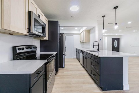 House in Wesley Chapel, Florida 3 bedrooms, 160.72 sq.m. № 2206569 - photo 21