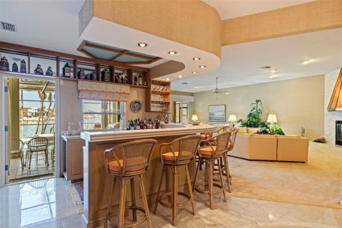 Casa en venta en Saint Petersburg, Florida, 5 dormitorios, 806.11 m2 № 1838876 - foto 5