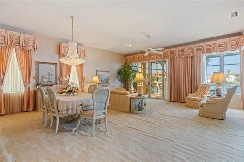 Casa en venta en Saint Petersburg, Florida, 5 dormitorios, 806.11 m2 № 1838876 - foto 18