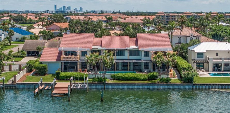 Casa en Saint Petersburg, Florida 5 dormitorios, 806.11 m2 № 1838876