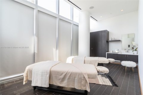 Condo in Miami, Florida, 1 bedroom  № 1862622 - photo 20