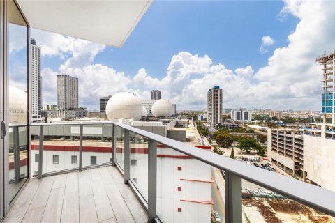 Condo in Miami, Florida, 1 bedroom  № 1862622 - photo 9