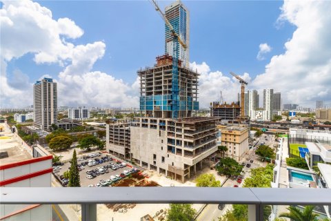Condo in Miami, Florida, 1 bedroom  № 1862622 - photo 11