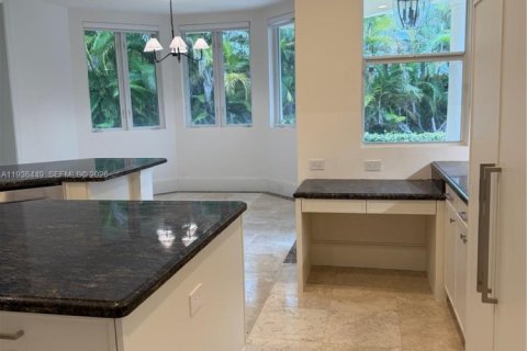 House in Coral Gables, Florida 7 bedrooms, 537.25 sq.m. № 1994410 - photo 18