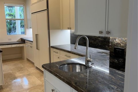 House in Coral Gables, Florida 7 bedrooms, 537.25 sq.m. № 1994410 - photo 26