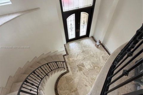House in Coral Gables, Florida 7 bedrooms, 537.25 sq.m. № 1994410 - photo 6