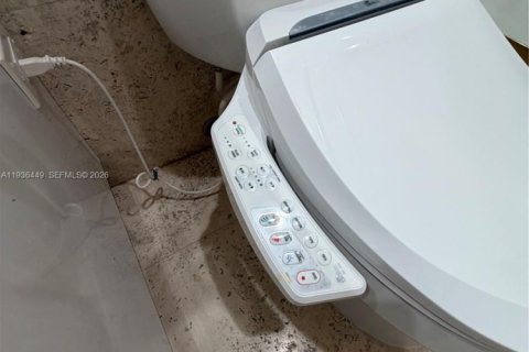 House in Coral Gables, Florida 7 bedrooms, 537.25 sq.m. № 1994410 - photo 14