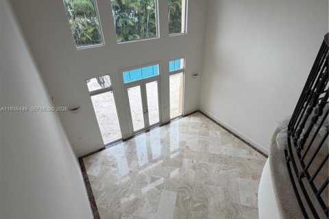 House in Coral Gables, Florida 7 bedrooms, 537.25 sq.m. № 1994410 - photo 7