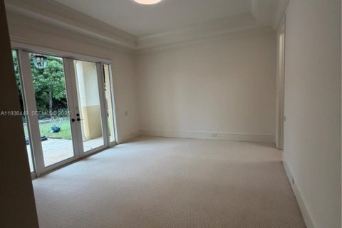 House in Coral Gables, Florida 7 bedrooms, 537.25 sq.m. № 1994410 - photo 19