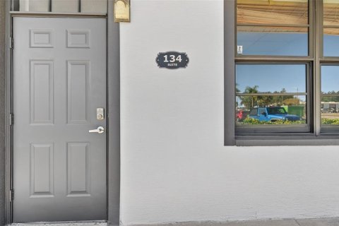 Commercial property in Largo, Florida 3437.38 sq.m. № 2103977 - photo 5