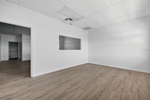 Commercial property in Largo, Florida 3437.38 sq.m. № 2103977 - photo 6