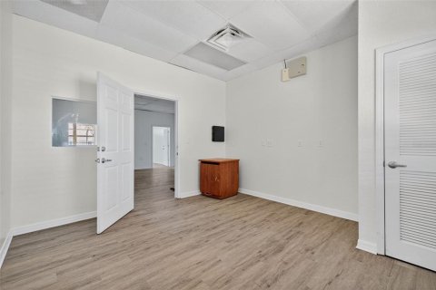 Commercial property in Largo, Florida 3437.38 sq.m. № 2103977 - photo 11