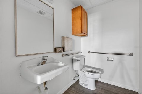 Commercial property in Largo, Florida 3437.38 sq.m. № 2103977 - photo 12