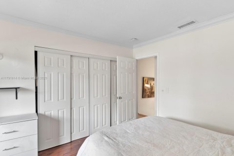 Condo in Miami, Florida, 2 bedrooms  № 1695586 - photo 16