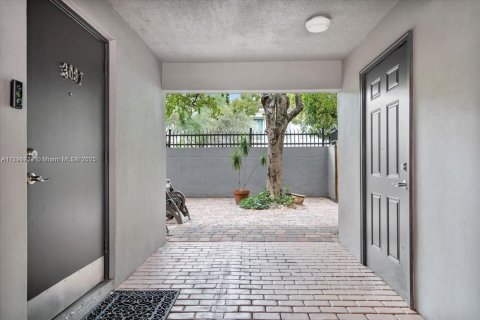Condo in Miami, Florida, 2 bedrooms  № 1695586 - photo 22