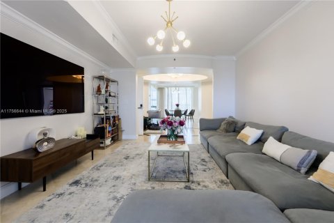 Condominio en venta en Sunny Isles Beach, Florida, 2 dormitorios, 176.51 m2 № 1861223 - foto 9