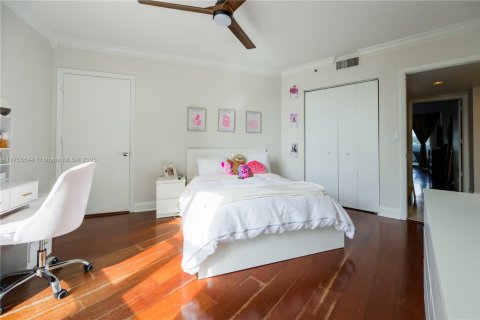 Condominio en venta en Sunny Isles Beach, Florida, 2 dormitorios, 176.51 m2 № 1861223 - foto 15