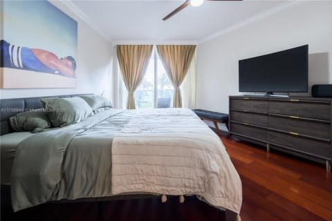 Condominio en venta en Sunny Isles Beach, Florida, 2 dormitorios, 176.51 m2 № 1861223 - foto 17