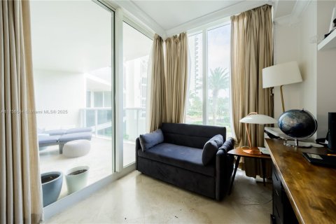 Condominio en venta en Sunny Isles Beach, Florida, 2 dormitorios, 176.51 m2 № 1861223 - foto 11
