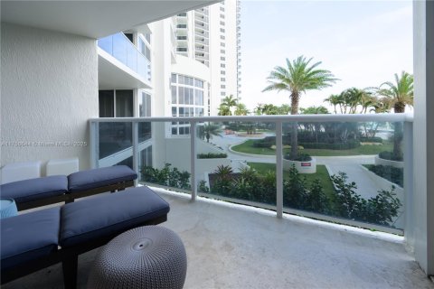 Condominio en venta en Sunny Isles Beach, Florida, 2 dormitorios, 176.51 m2 № 1861223 - foto 30